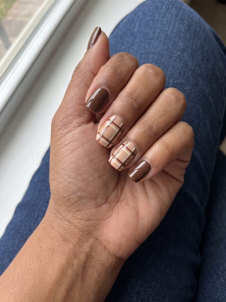 Brown Plaid Short Square Nails