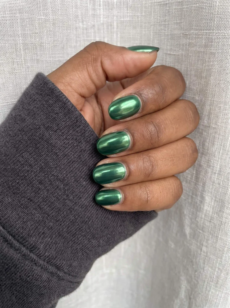 Green Chrome Christmas Short Nails