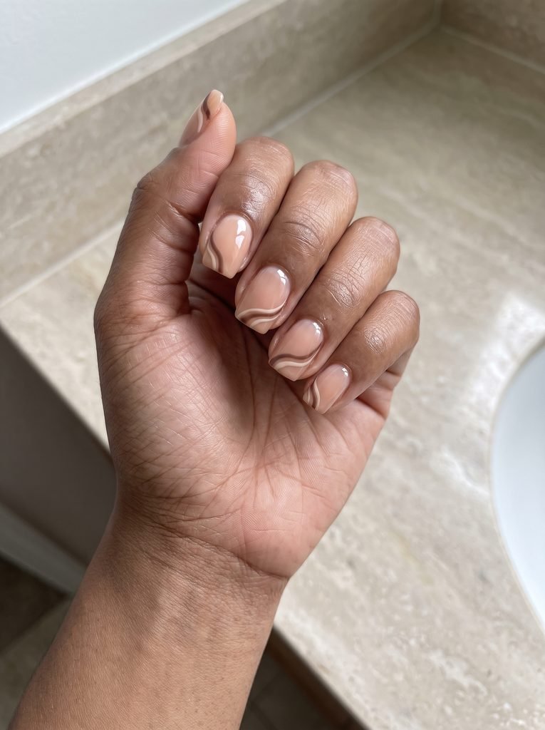 Mocha Cream Swirl Short Nails