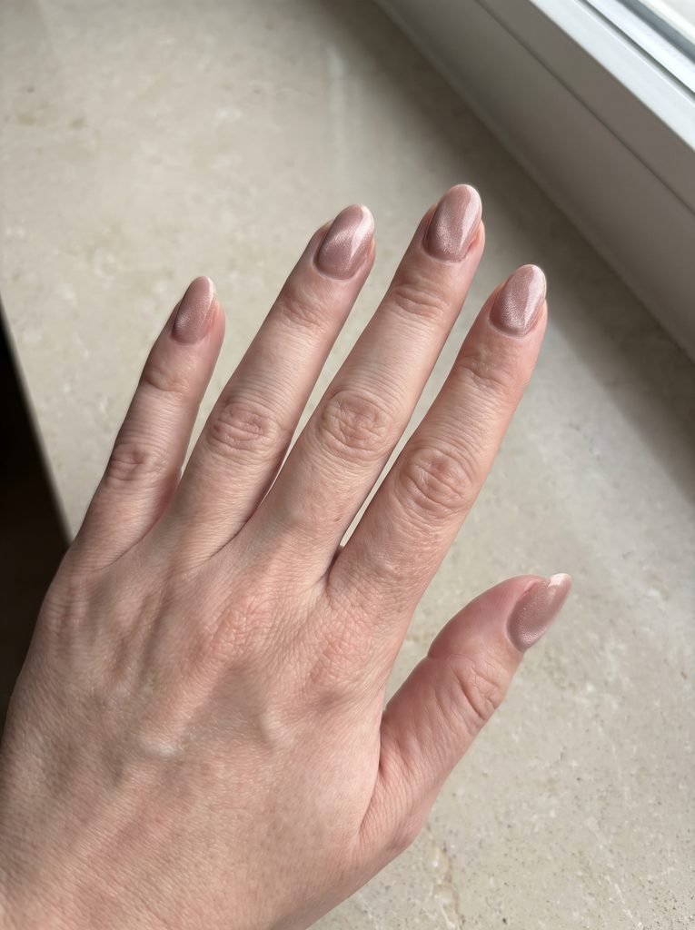 Nude Velvet Cat Eye Wedding Nails