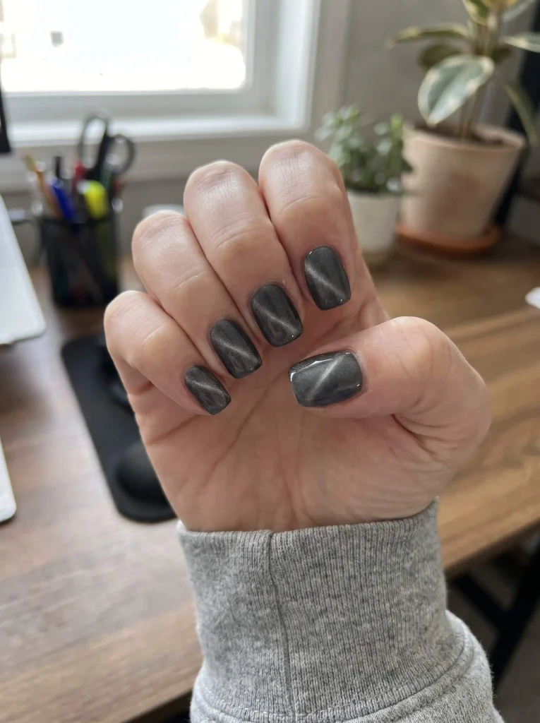 Short Halloween cat eye nails