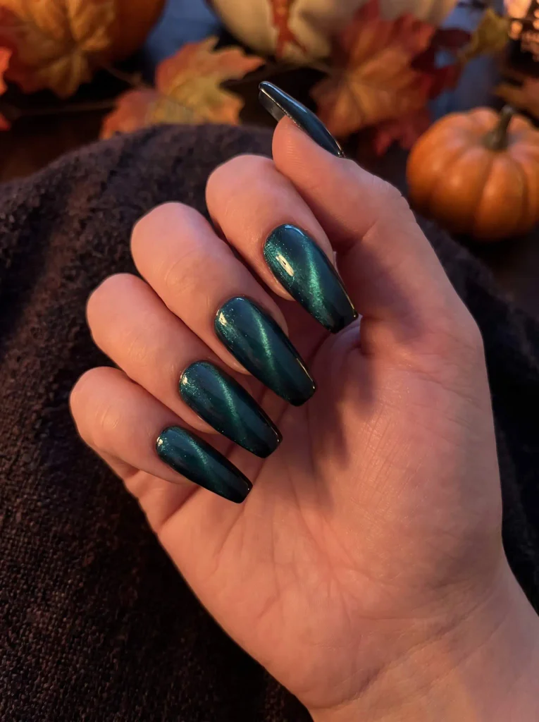 Teal cat eye coffin nails