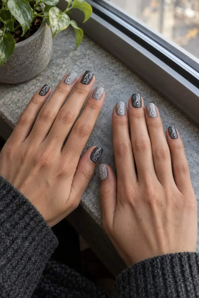 Grayscale Paisley Border Bandana Nails